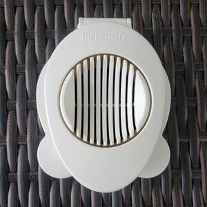 NWT Tupperware Egg-ceptional Slicer Egg Slicer